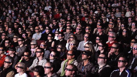 modern_audience_watching_3d